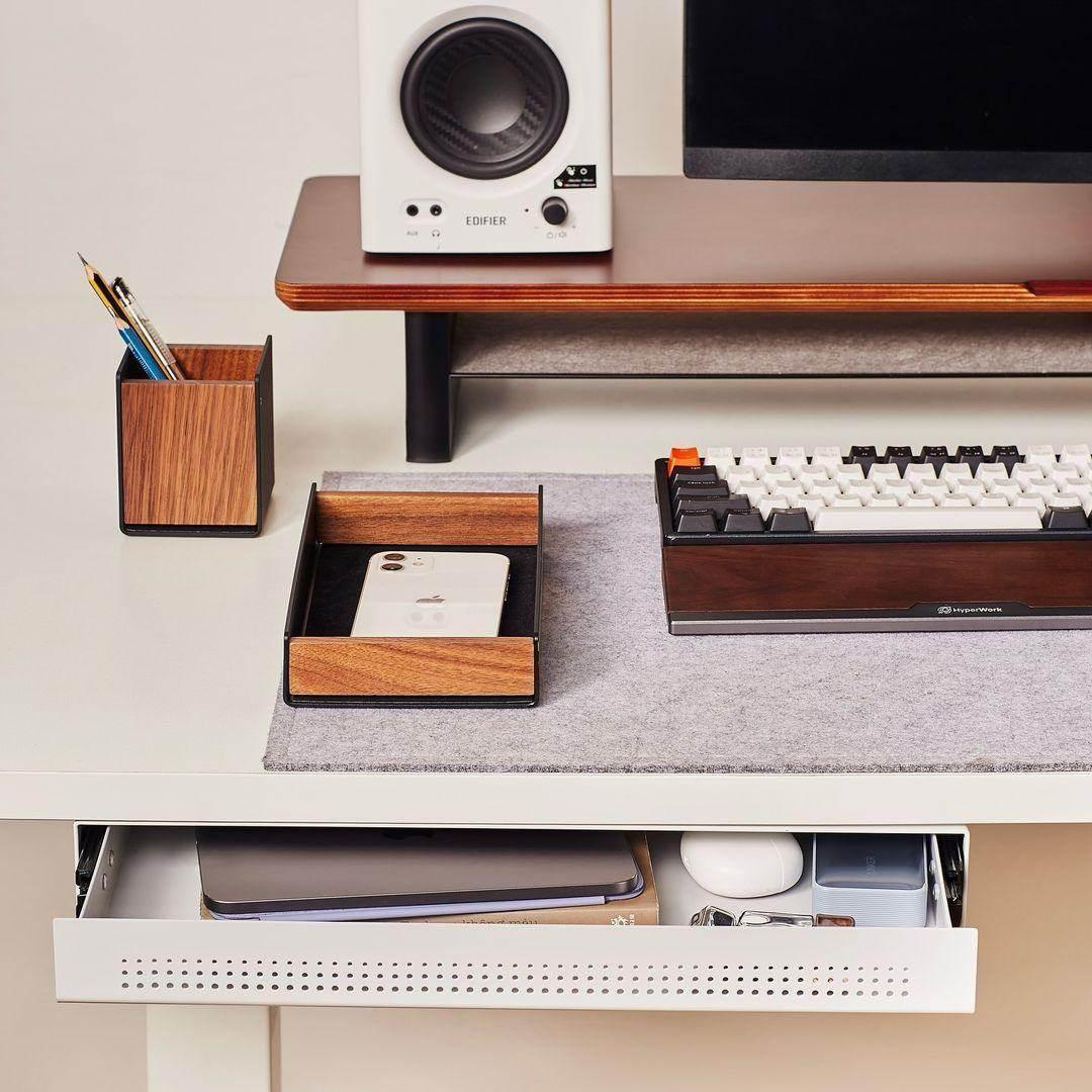 The Pen Drawer | Workspace - Spacet