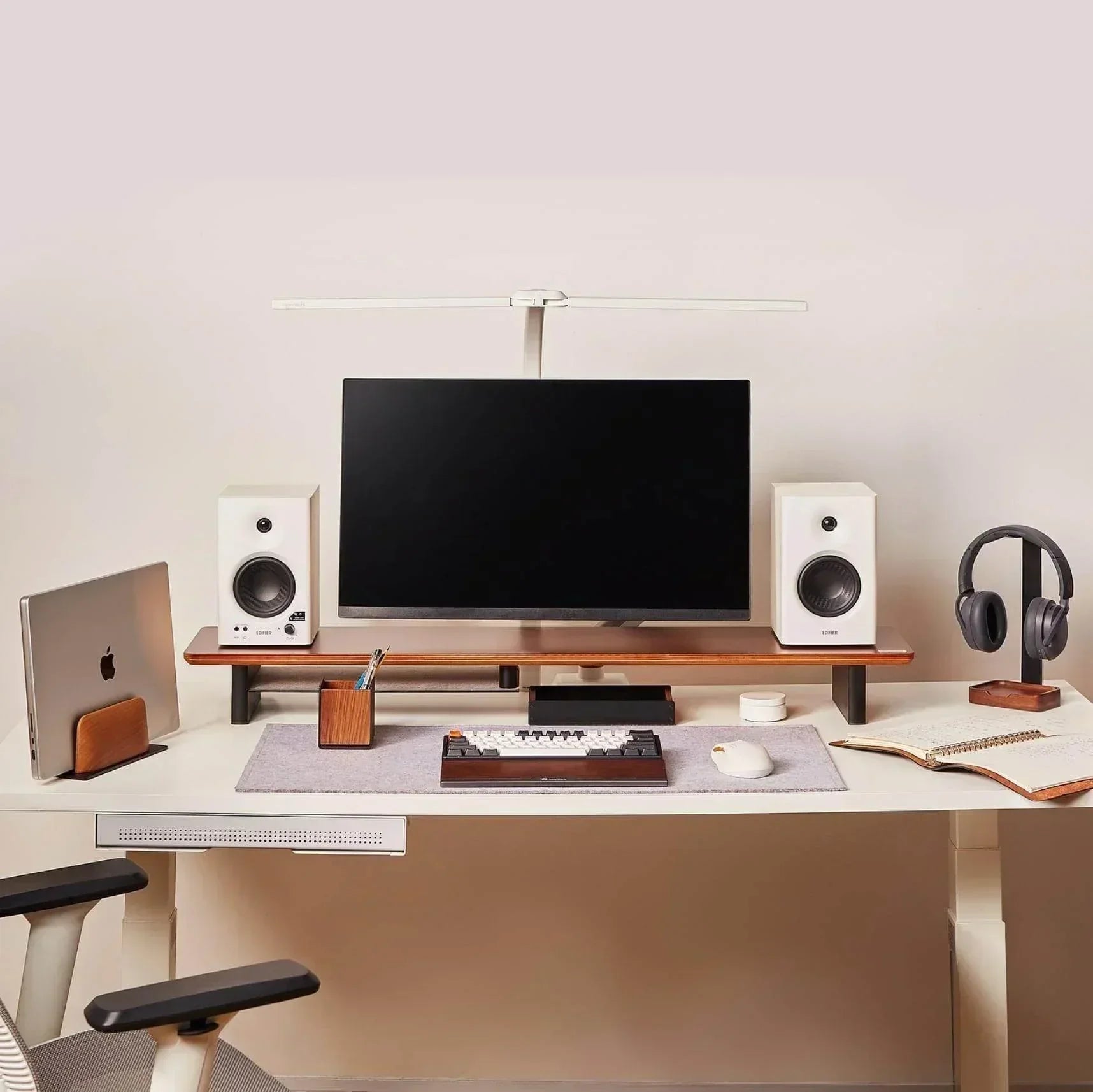 Verticle Laptop Stand | Workspace - Spacet