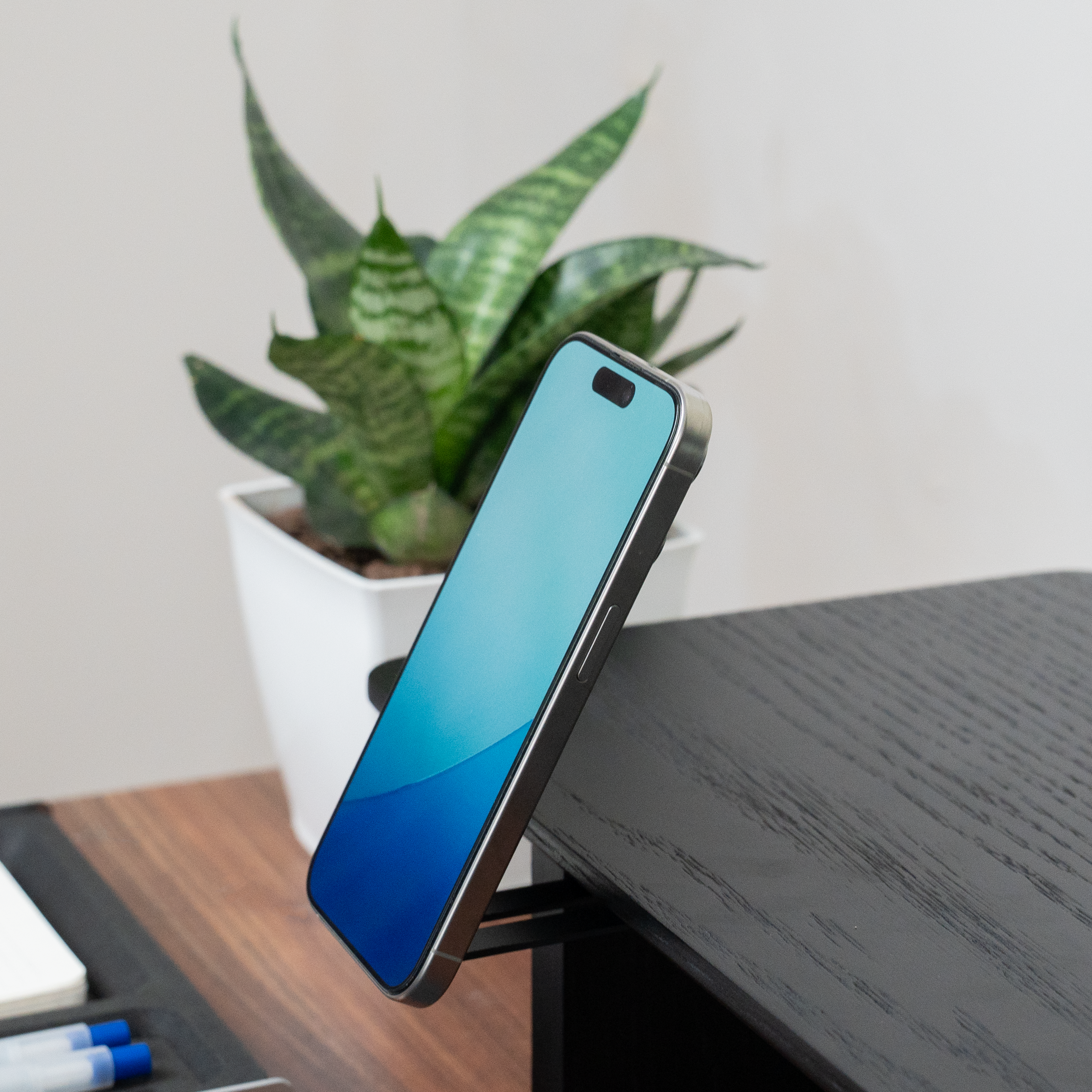 MagSafe Holder | The Modular